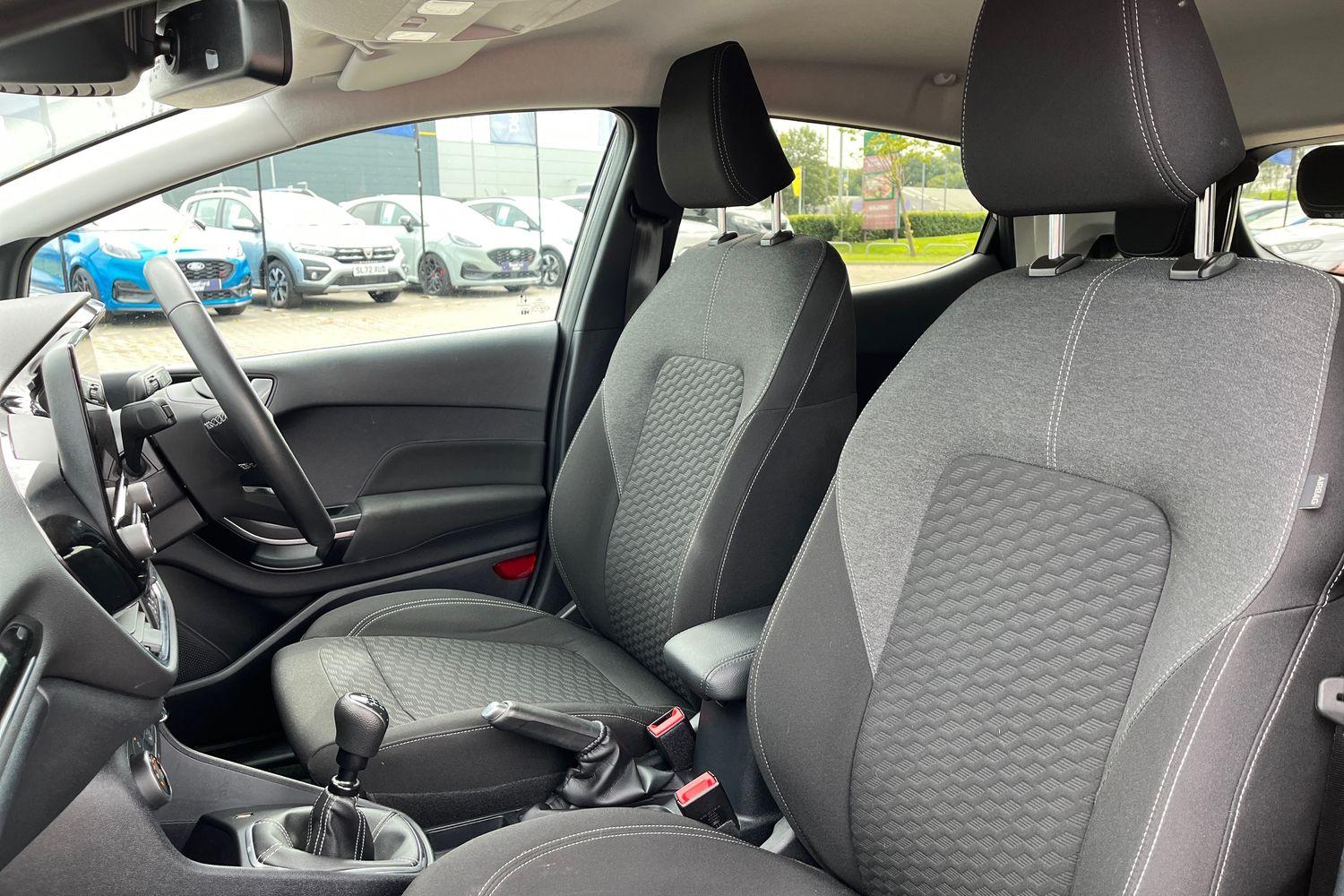 Ford Fiesta Photo 18