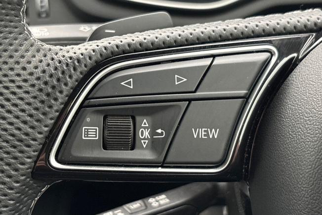 AUDI A4 Photo 16
