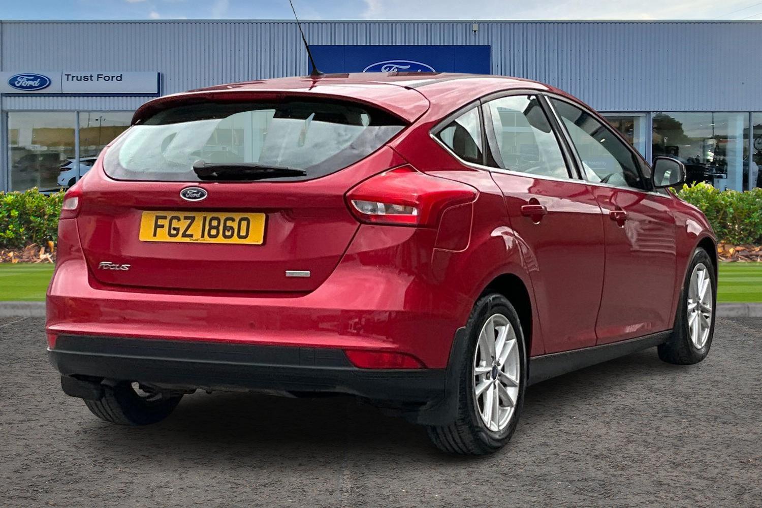 Ford Focus Photo 3