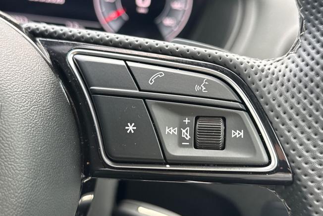 AUDI Q2 Photo 17