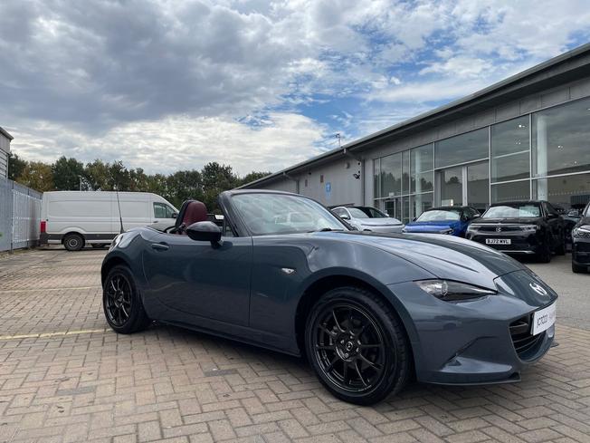 MAZDA MX-5 Photo 32