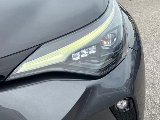 TOYOTA C-Hr Photo 21