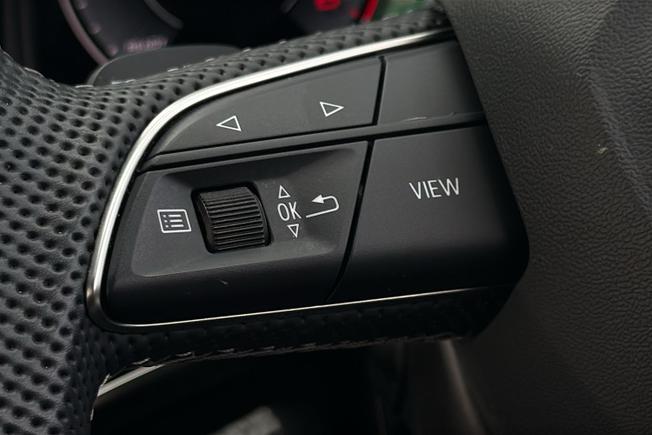 AUDI Q7 Photo 16
