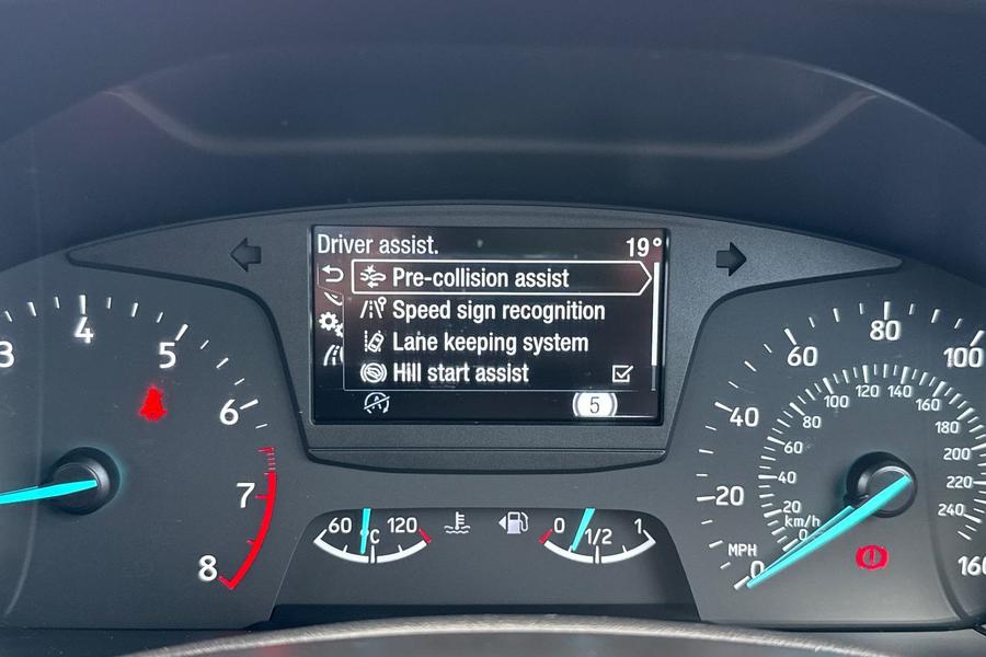 Ford Focus Photo autoimg-4bbb4fee8403c8b19b77171122e9a26484cd6dff.jpg
