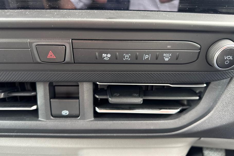 Used Ford E-TRANSIT CUSTOM BL75TTK 36