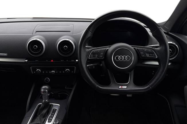 AUDI S3 Photo 11