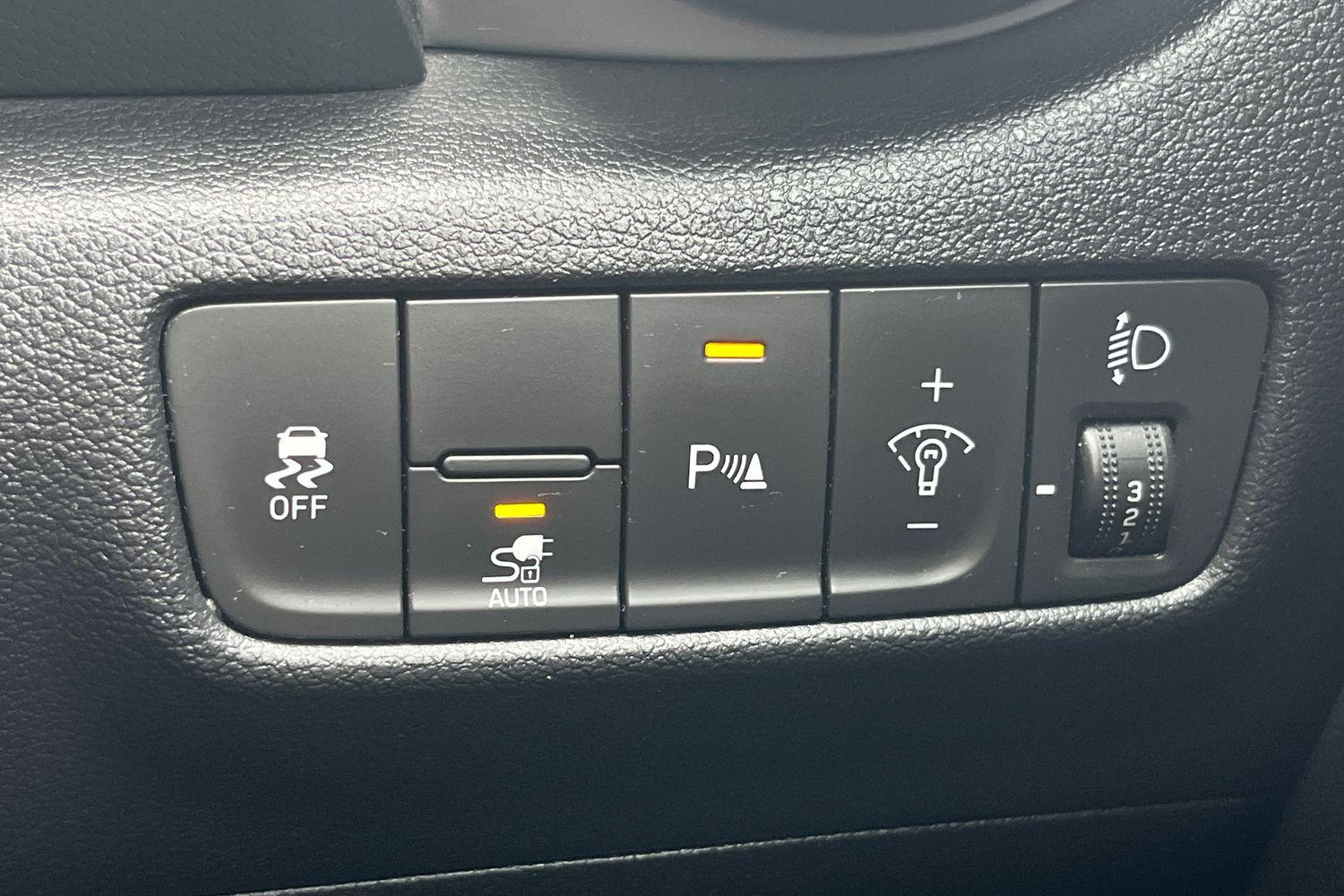 Hyundai KONA Photo 32