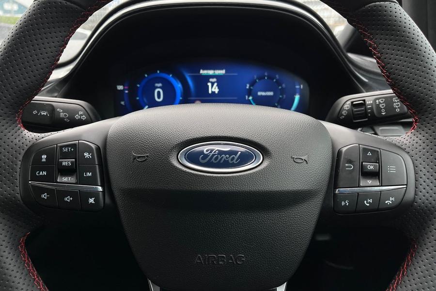 Ford FIESTA Photo autoimg-4bc1fe370c6d982d116df83c7fb50106f2d1050a.jpg