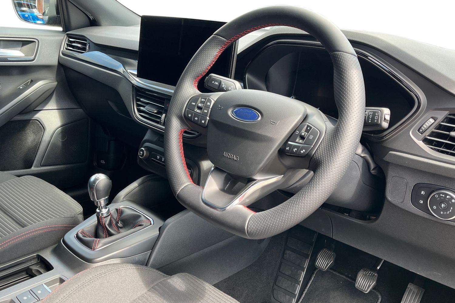 Ford FOCUS Photo 8