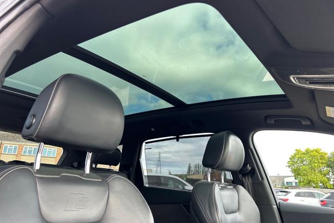 AUDI Q7 Photo 46