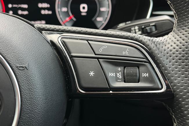 AUDI A4 Photo 17