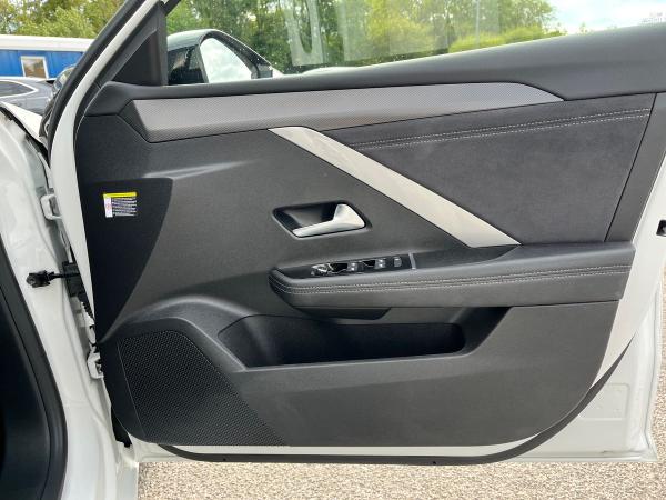 Vauxhall Astra Photo autoimg-4bd3384a568058f3e811043ee9900cd5aa30bf49.jpg