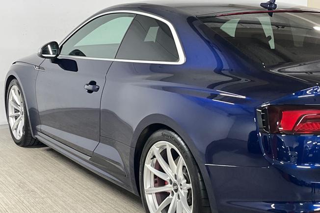 Audi RS5 Photo 26