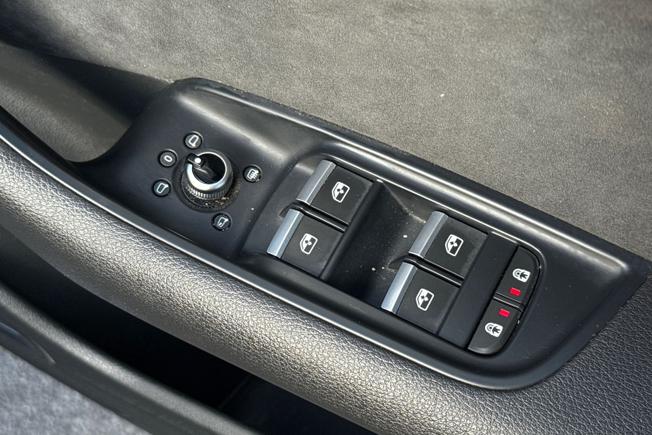 AUDI Q7 Photo 32