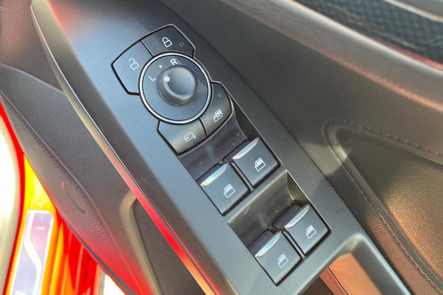 Ford Focus Photo autoimg-4be0d37acb2250ed64dc9f7b8f3369891455dd28.jpg