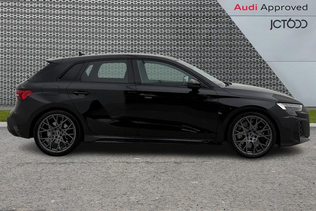 AUDI RS3 Photo 4