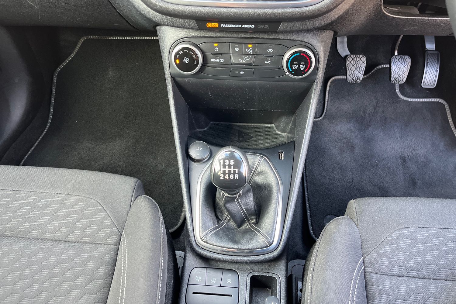 Ford Fiesta Photo 30