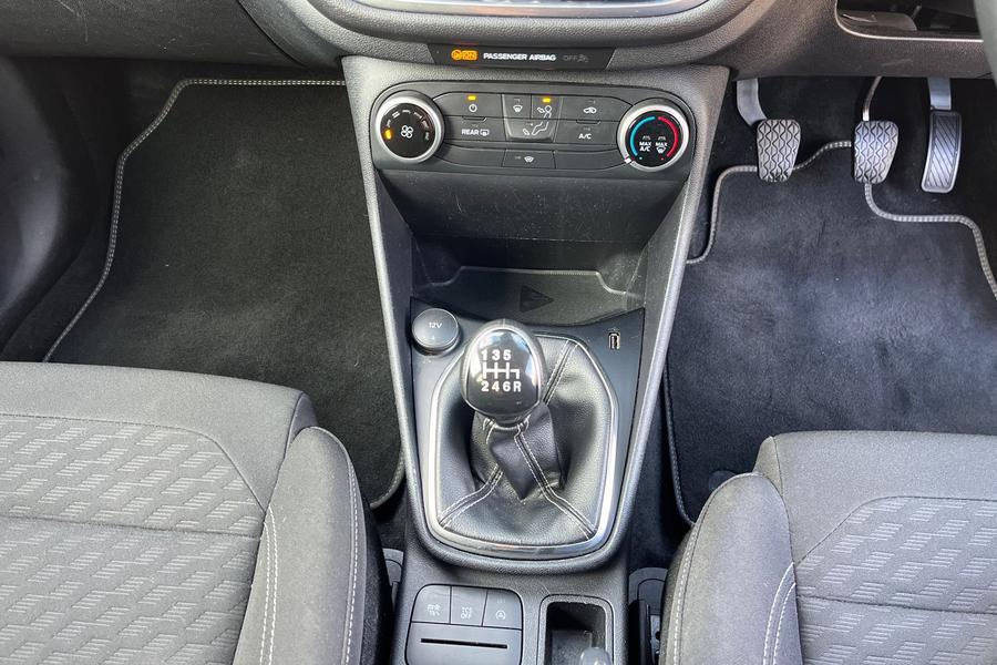 Ford Fiesta Photo autoimg-4beae06e84fb628e554c8ba23c6516f58b7101d8.jpg