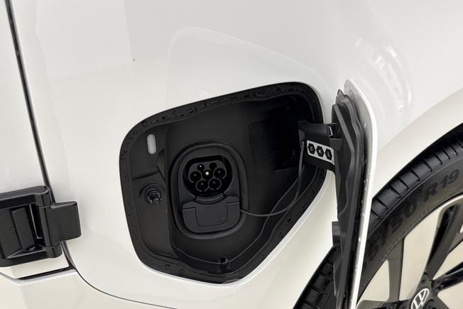 VOLKSWAGEN ID. Buzz Cargo Photo 33