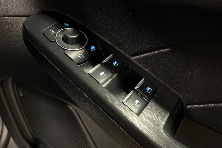 Ford KUGA Photo autoimg-4bf723197e6d089eef9b8978f20916a7f931857e.jpg