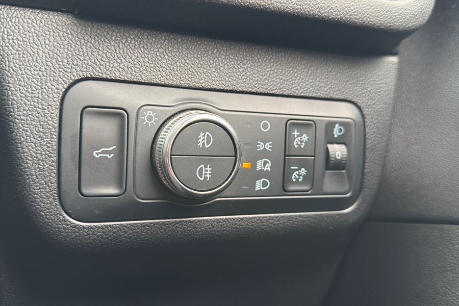 Ford KUGA Photo autoimg-4bfc0b4a9e9a257684e818893156ed8555070f97.jpg