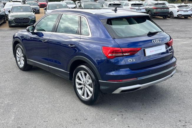 AUDI Q3 Photo 29