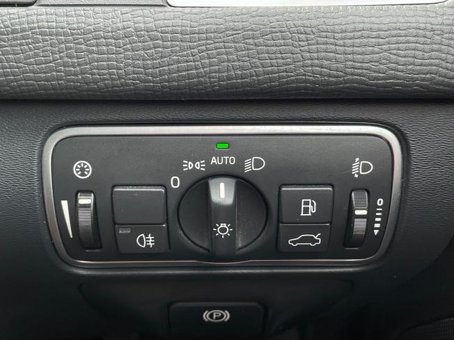 VOLVO XC60 Photo 36
