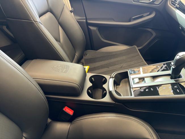 PORSCHE Macan Photo 11