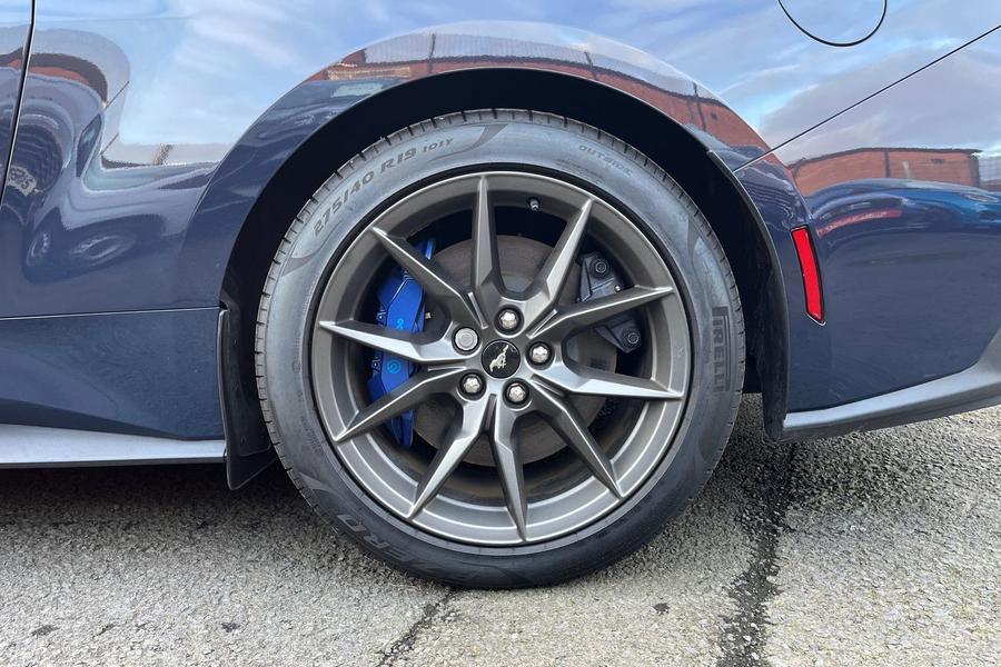 Ford MUSTANG Photo autoimg-4c08f505f26ea06d5289474398f4738abbf82bf5.jpg