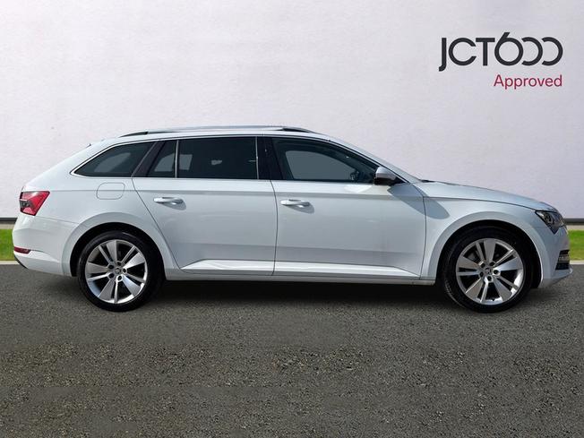 ŠKODA Superb Photo 4