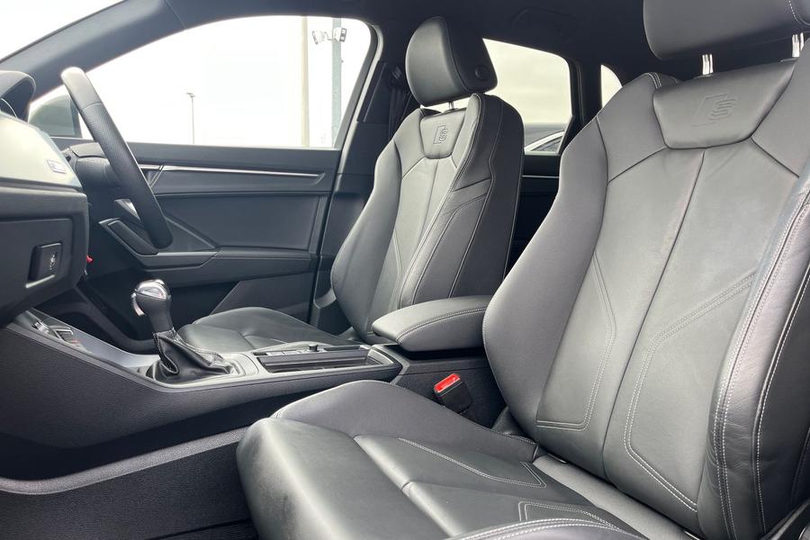 Audi Q3 Photo autoimg-4c0b175d0e8429ec6cefb502892a284d59b67430.jpg