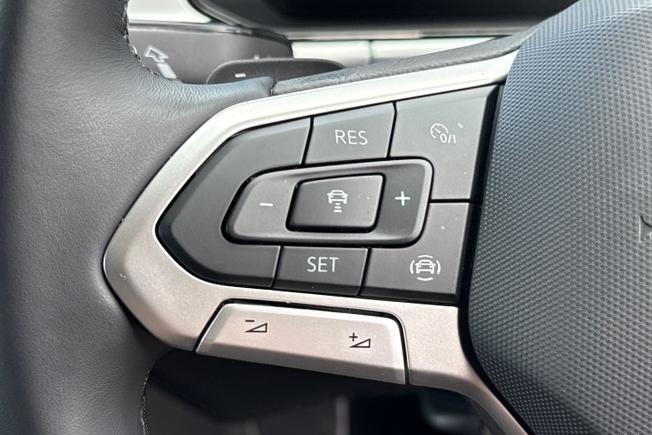 VOLKSWAGEN T-Roc Photo 16