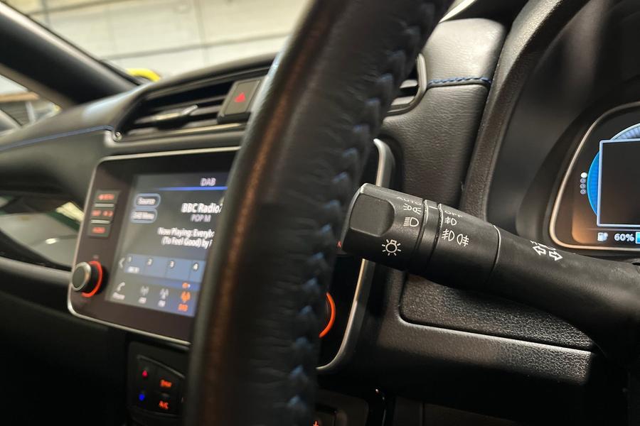 Nissan LEAF Photo autoimg-4c15cf505543d63e38c58a84fd674e4140c1cb10.jpg