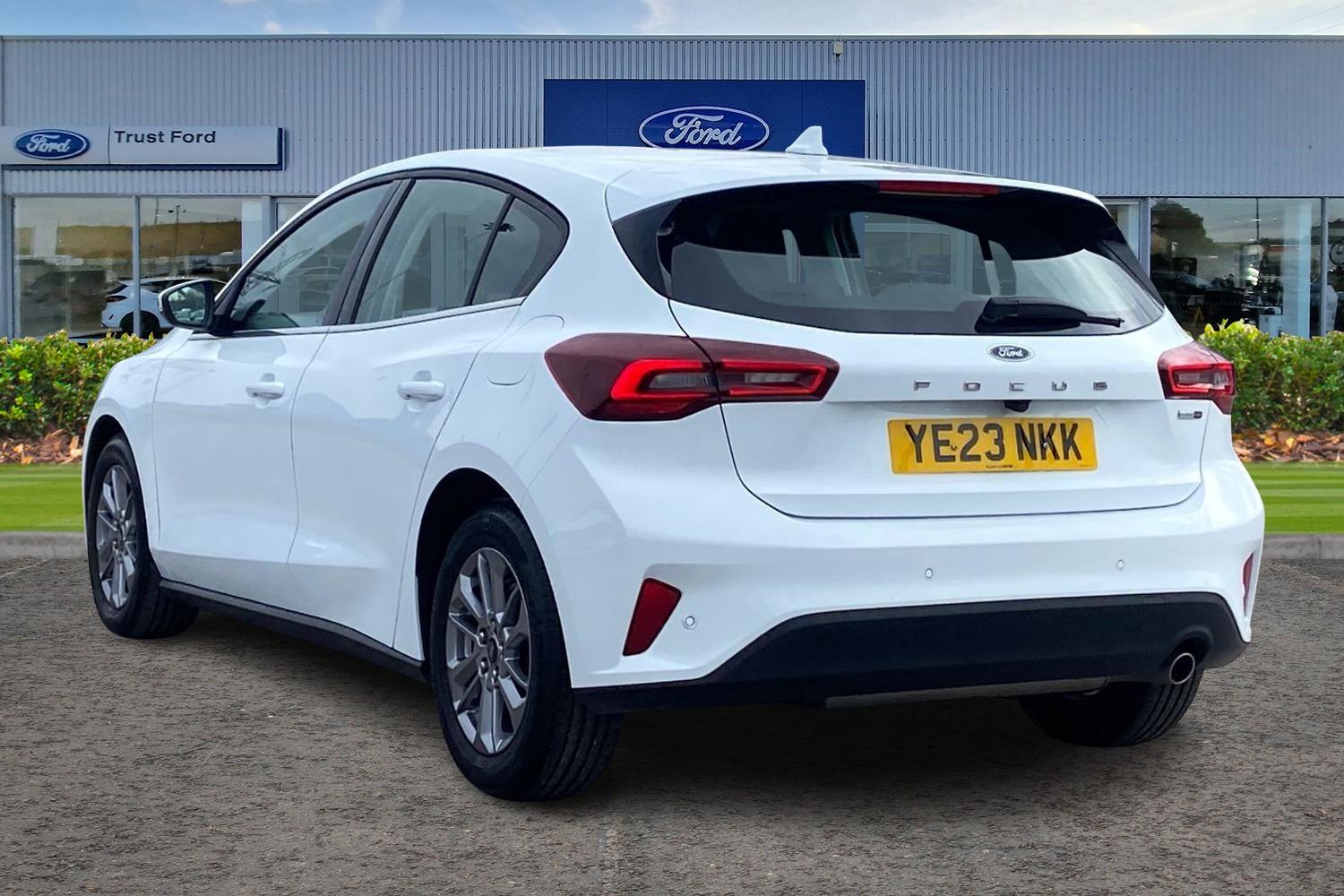 Ford FOCUS Photo 1