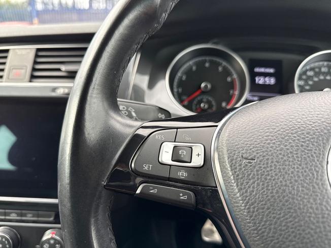 Volkswagen Golf Photo 16