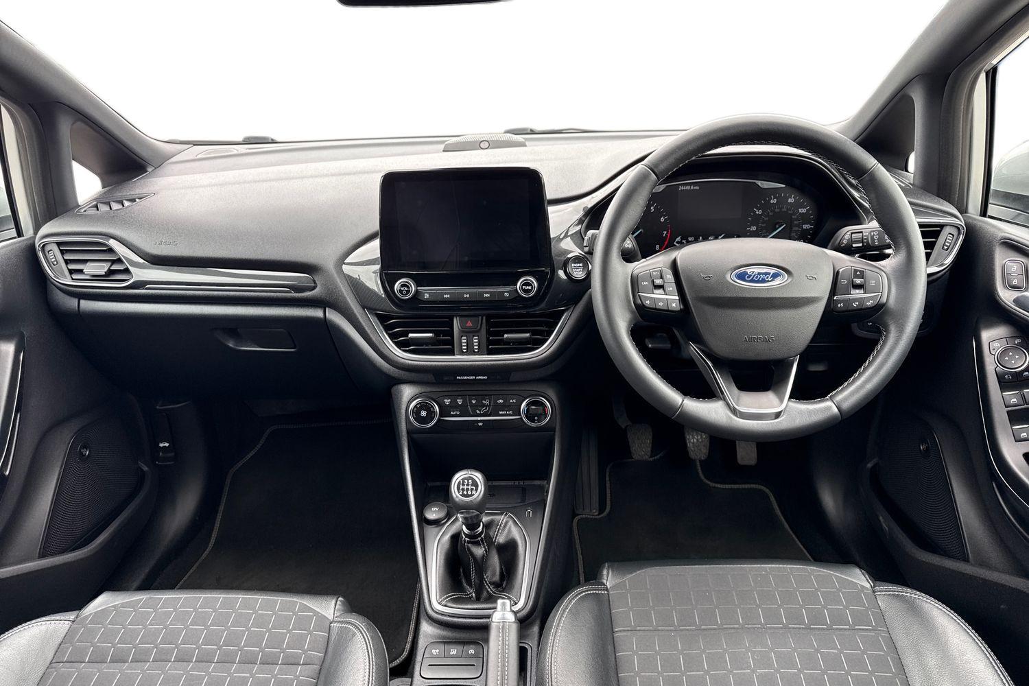 Ford FIESTA Photo 9