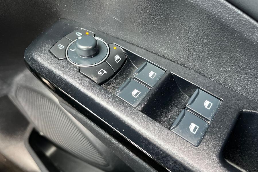 Ford Puma Photo autoimg-4c28ef31ea0ee0a21ef94254acf3dcd5d8471a22.jpg