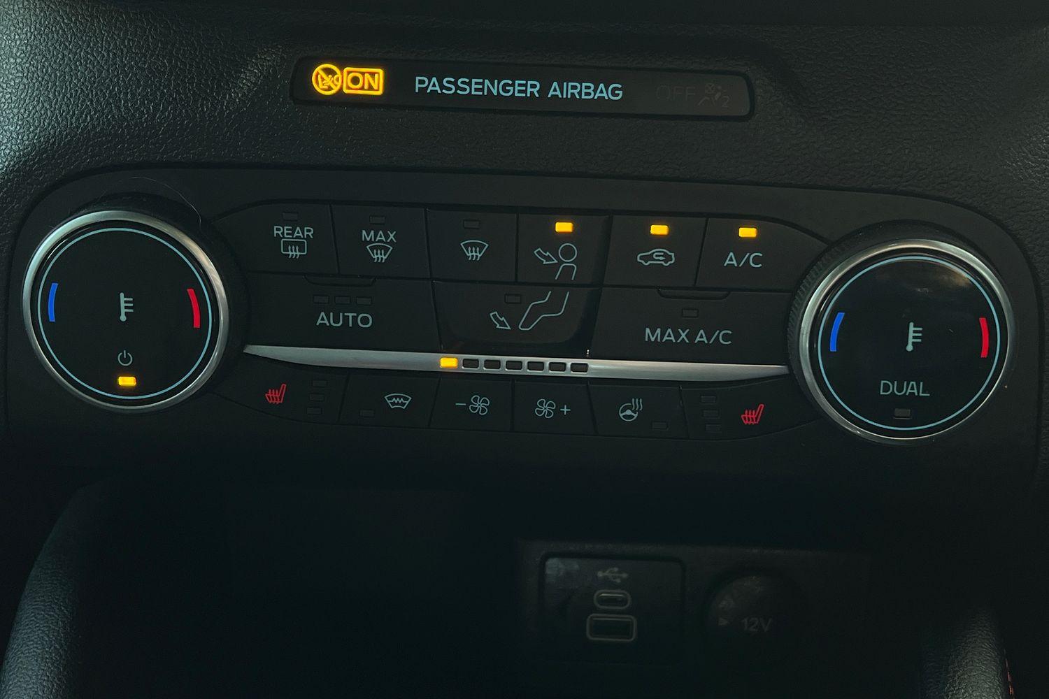 Ford KUGA Photo 25