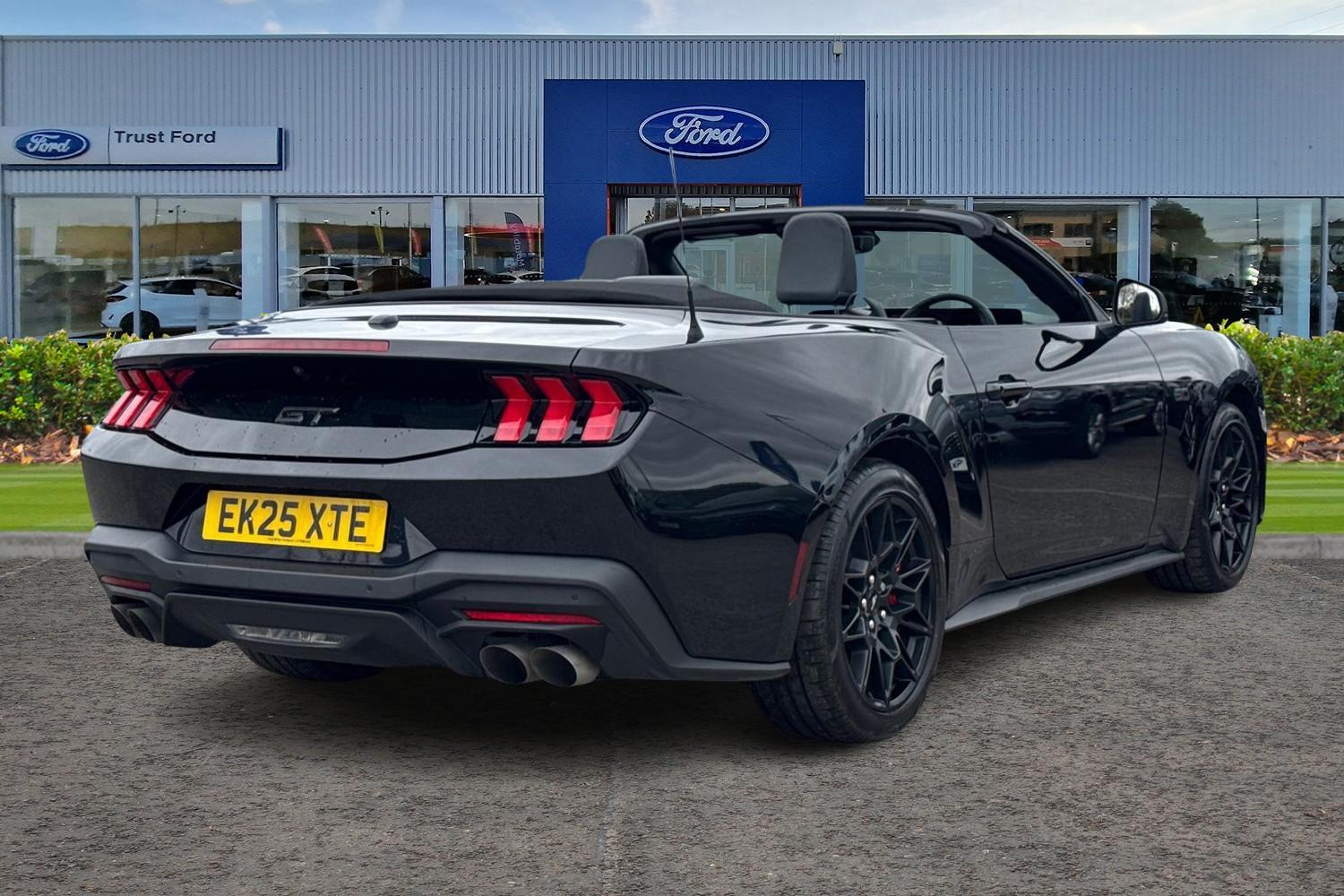 Ford MUSTANG Photo 3