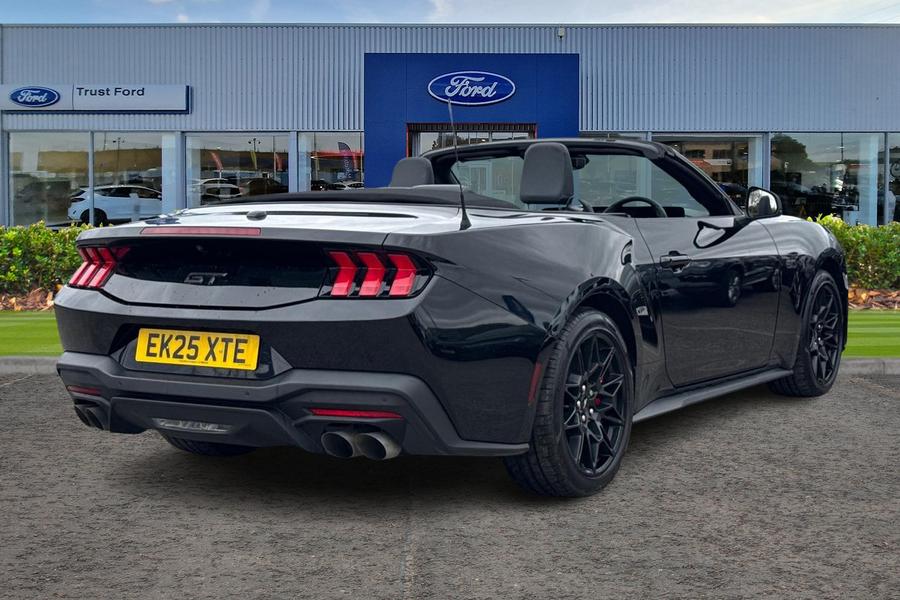Ford MUSTANG Photo autoimg-4c2f4ed2f32c1ca458cc3f005ac7040b3a985b97.jpg