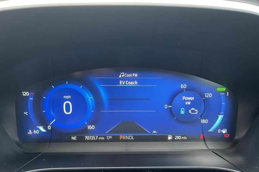 Ford KUGA Photo autoimg-4c2f7421b848a7b2350afec78123b9b29a0e1bad.jpg