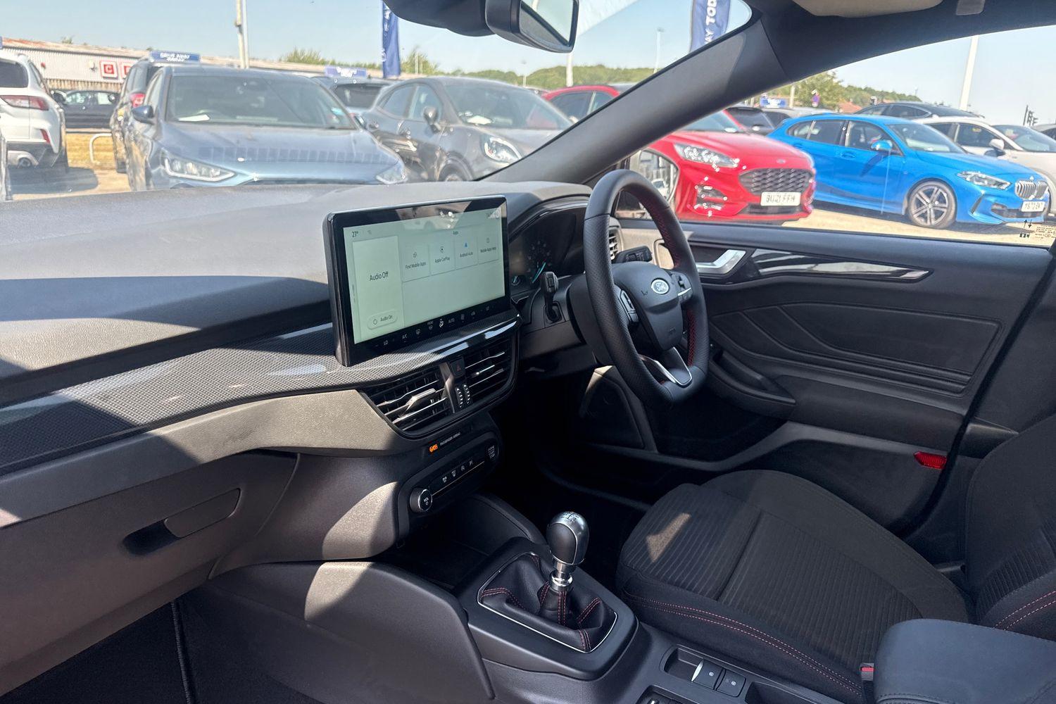 Ford FOCUS Photo 17