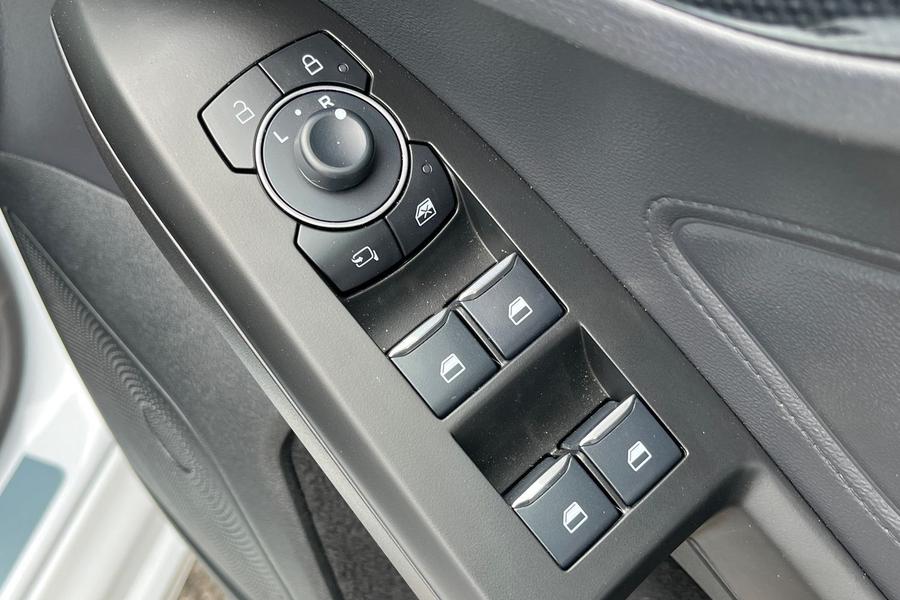 Ford FOCUS Photo autoimg-4c386a196faeb67a8c579e0a4acbf70d753bf63c.jpg