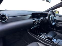 MERCEDES-BENZ CLA Class Photo 2