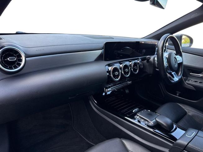 MERCEDES-BENZ CLA Class Photo 2