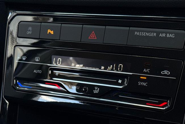 VOLKSWAGEN T-Cross Photo 24