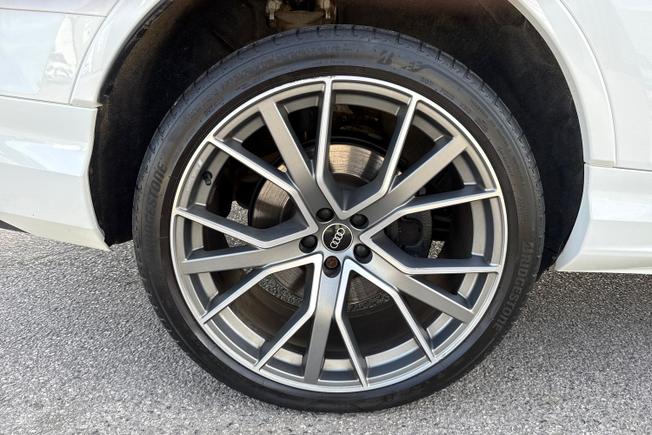 AUDI SQ7 Photo 32