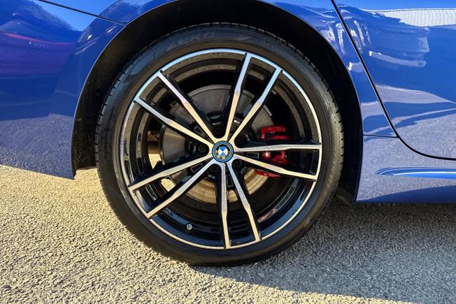 BMW 3 Series Photo 21