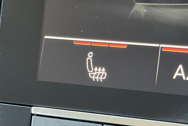 AUDI e-tron Photo 25