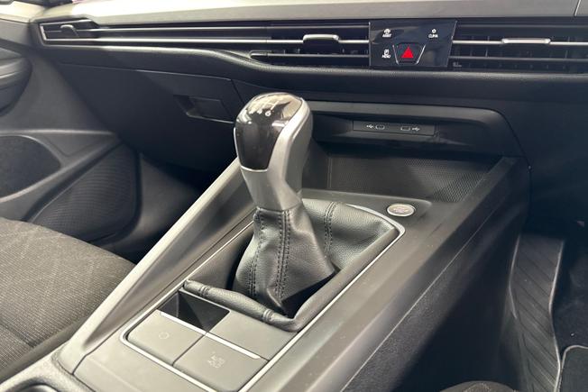 VOLKSWAGEN Golf Photo 23
